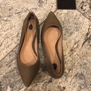 Caslon taupe flats size 5.5